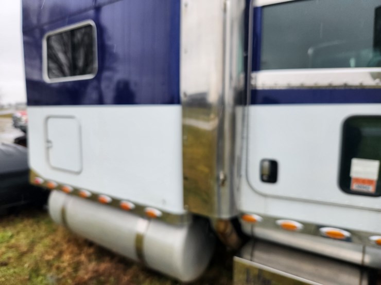 2007-peterbilt-379-image-6