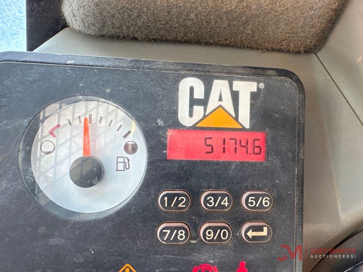 2015-caterpillar-279d-image-24
