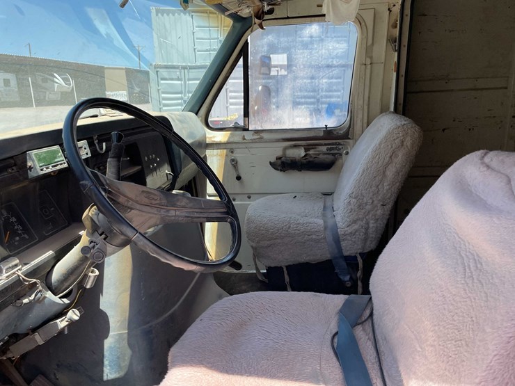 #170-•-1977-ford-e-383-box-truck-(has-nm-title)-image-69