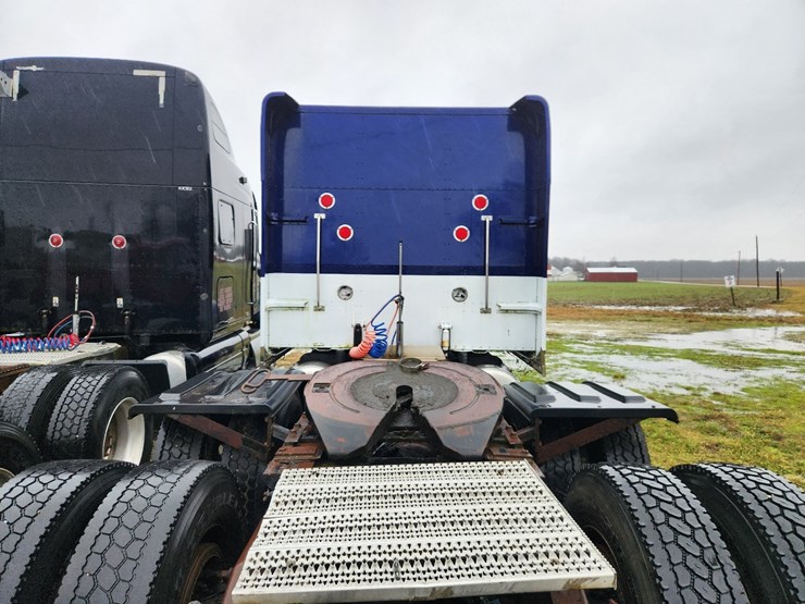2007-peterbilt-379-image-18