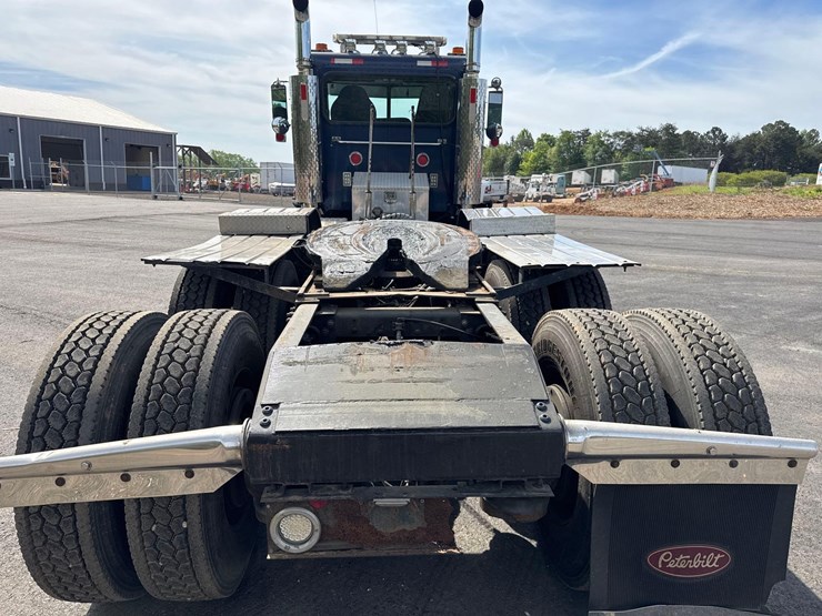 2007-peterbilt-379-image-4