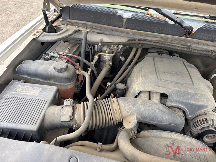 2010-chevrolet-silverado-2500-image-23