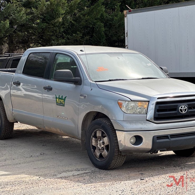 2011 TOYOTA TUNDRA SR5