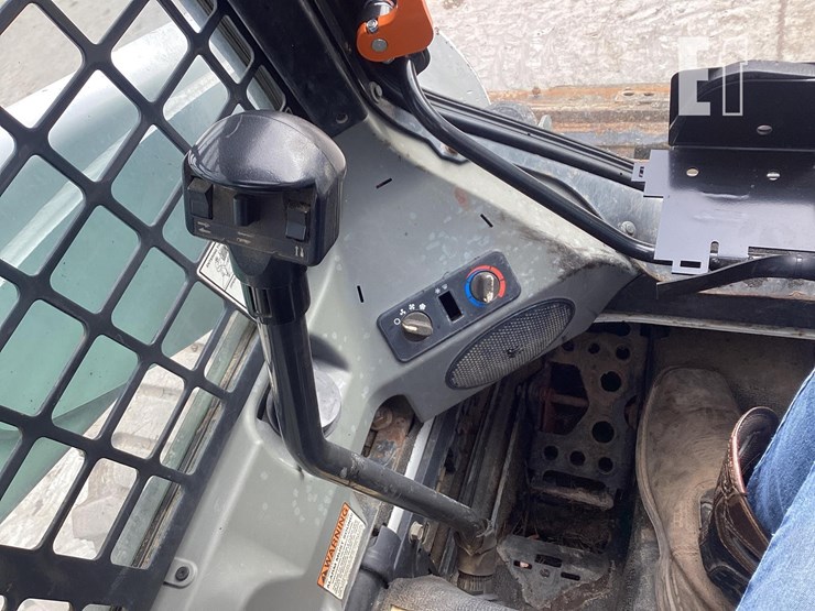 2015-bobcat-s650-image-13