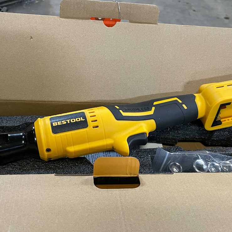 #2533 • Dewalt Compatible 20 V Cordless Ratchet Wrench With Case (PR13)