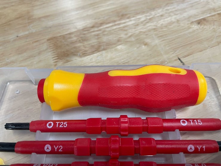 #2570-•-8-piece-multi-purpose-screwdriver-set-(cw)-image-5