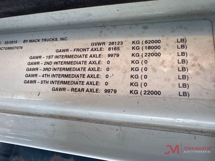 2016-mack-gu713-grantie-tri-axle-dump-truck-image-28