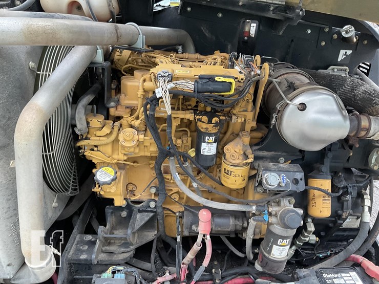 2014-caterpillar-tl642c-image-15