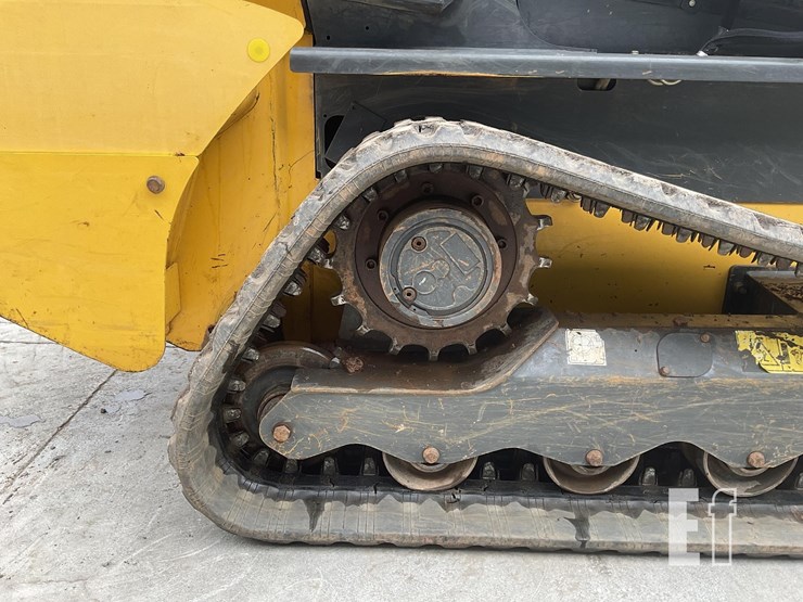 2018-new-holland-c232-image-10