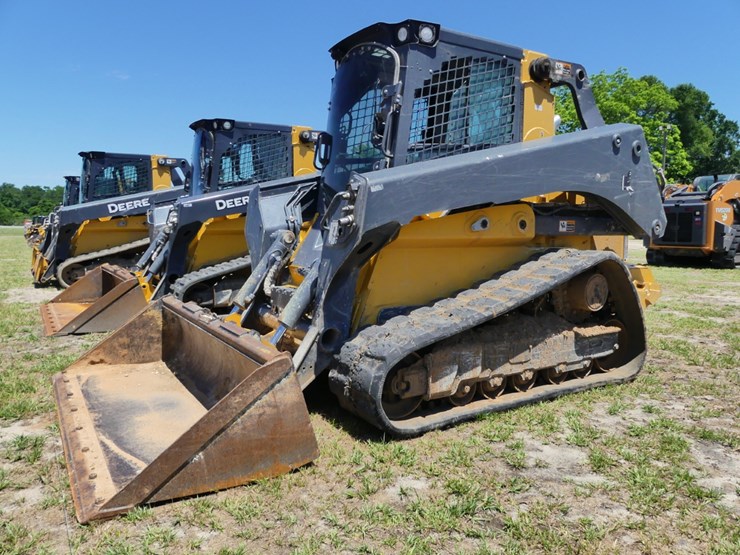 2022-deere-333g-image-1