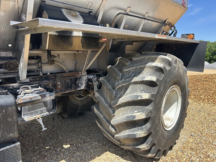 chevy-top-kick-spreader-truck-image-4