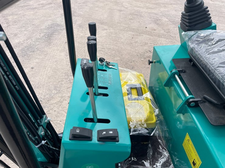 #3004-•-unused-2026-cfg-mini-excavator-image-27