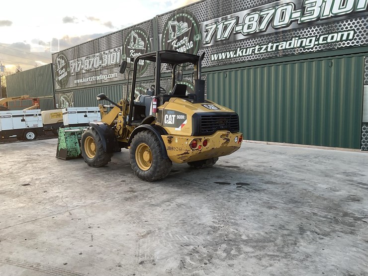 2015-caterpillar-908h2-image-2