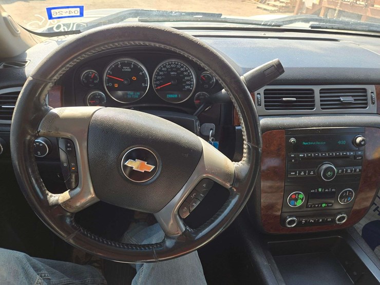 2011-chevrolet-silverado-2500-image-13