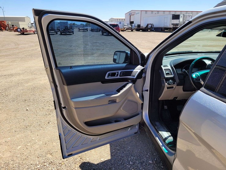 2013-ford-explorer-limited-image-11
