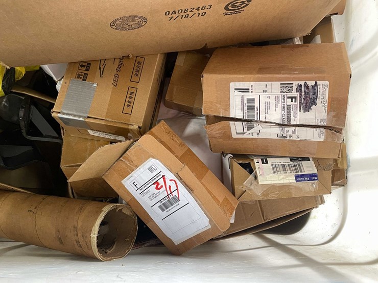 #2543-•-tote-of-car-parts-(g)-image-7