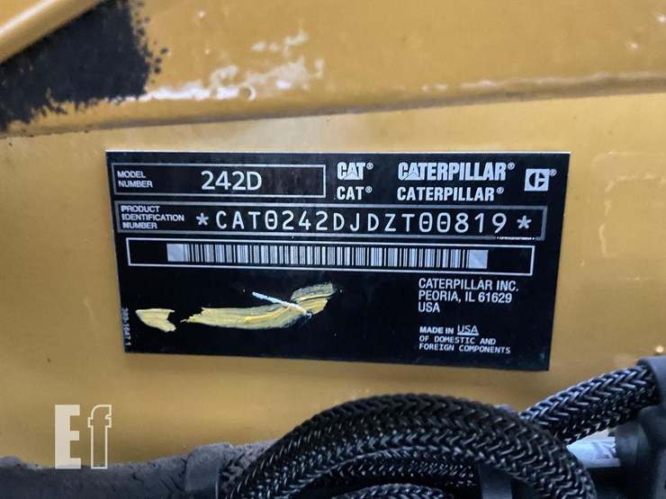 2014-caterpillar-242d-image-17