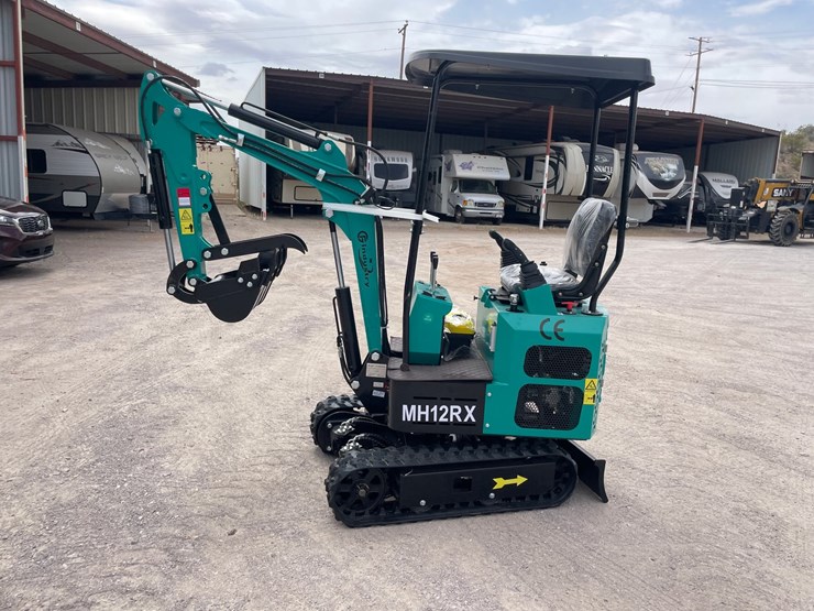 #3004-•-unused-2026-cfg-mini-excavator-image-2