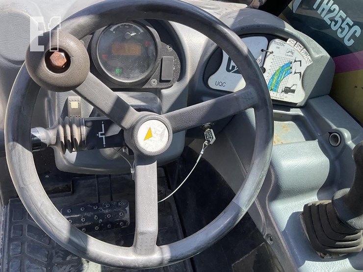 2015-caterpillar-th255c-image-13