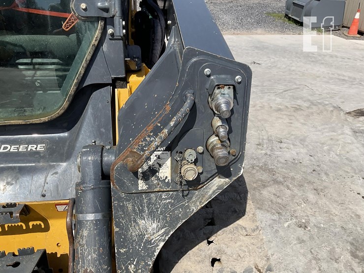 2022-deere-331g-image-13