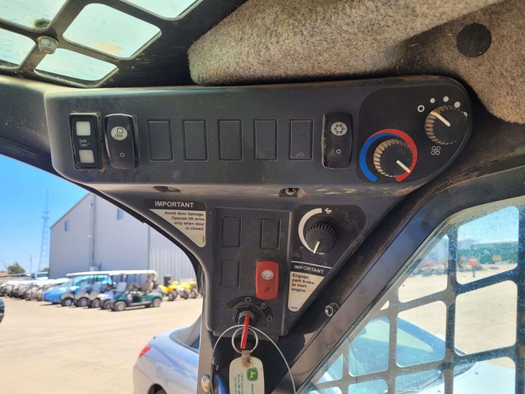 deere-320g-image-15