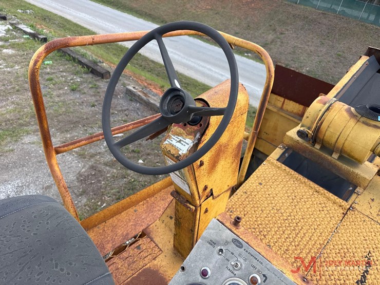 etnyre-chipspreader-image-24