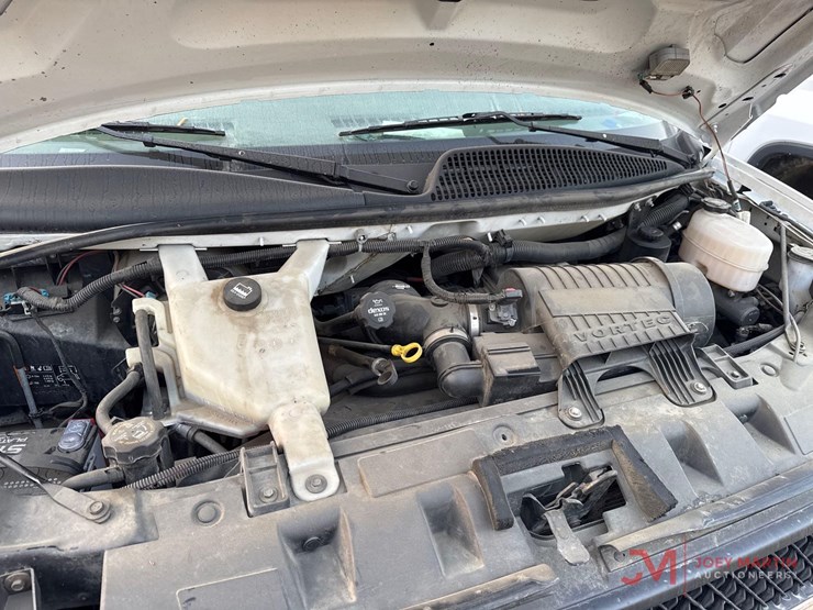 2019-gmc-cargo-van-image-10