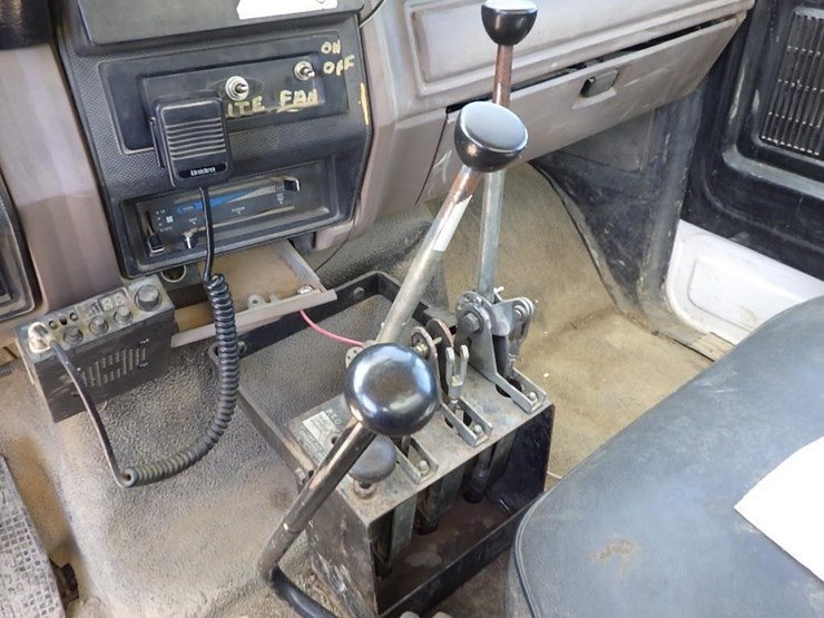 1997-ford-f800-image-46