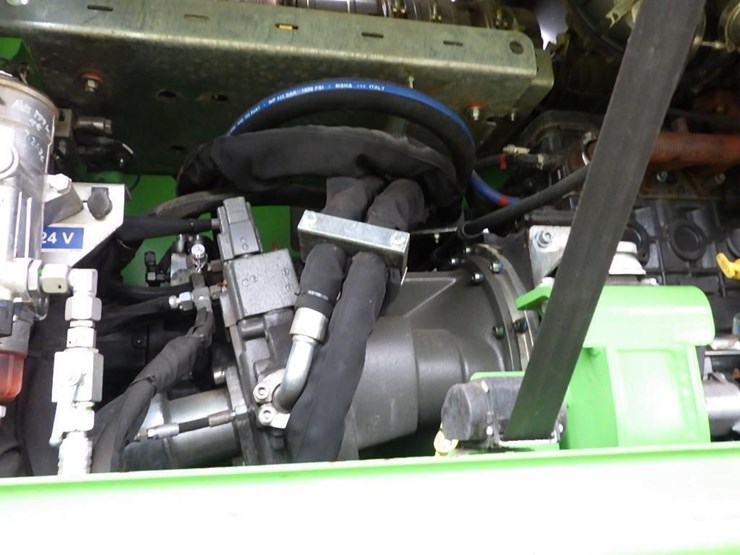 sennebogen-738e-tree-handler-image-22