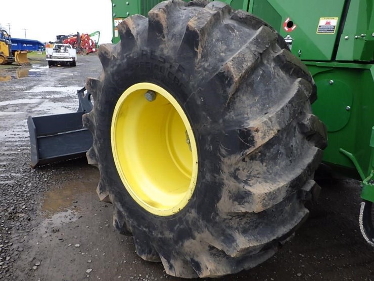 2022-deere-648l-image-28