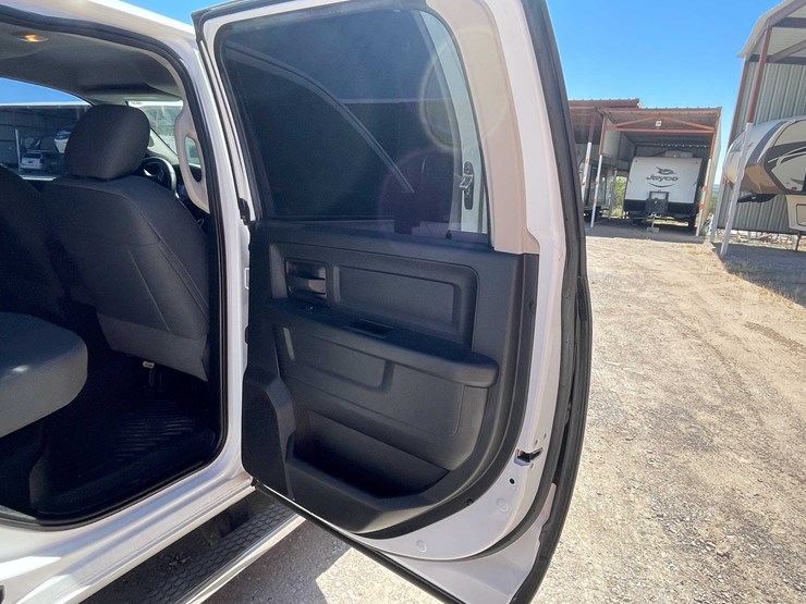 2016-dodge-2500-image-63