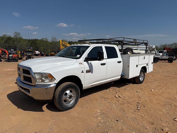 2012-dodge-ram-3500-image-1
