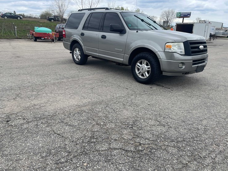 2008-ford-expedition-xlt-image-3
