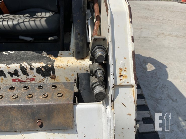 2005-bobcat-t190-image-13