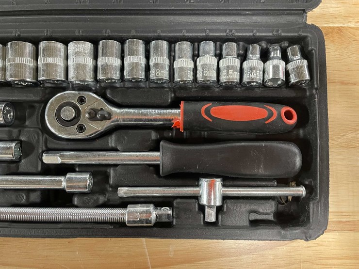 #2568-•-46-piece-socket-set-(cw)-image-4