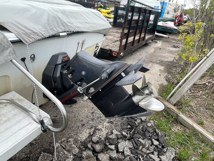 #1489-•-1991-17'-renker-fiberglass-boat-(has-wi-title)-image-33