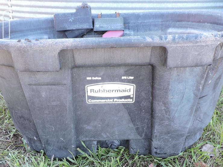 rubbermaid,-100-gallon-poly-stock-tank-image-1