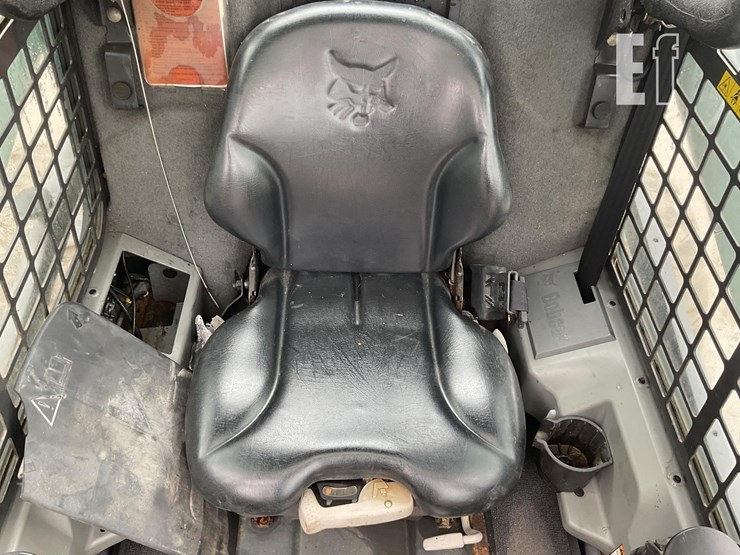 2011-bobcat-s750-image-12