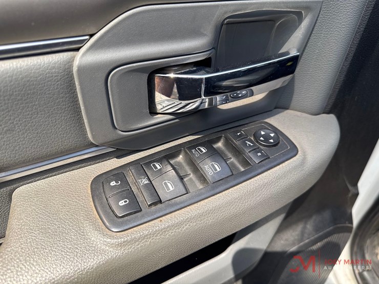 2018-dodge-2500-image-17