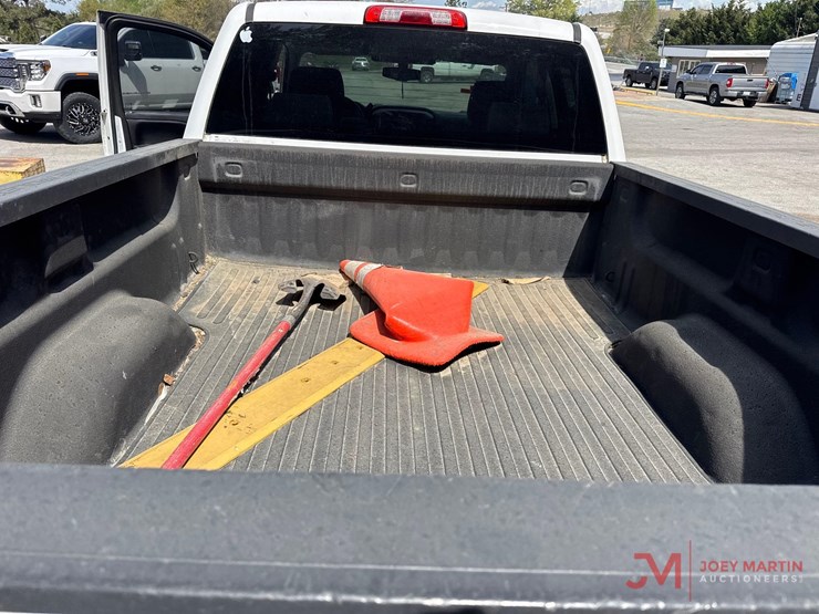 2015-chevrolet-silverado-1500-lt-image-17