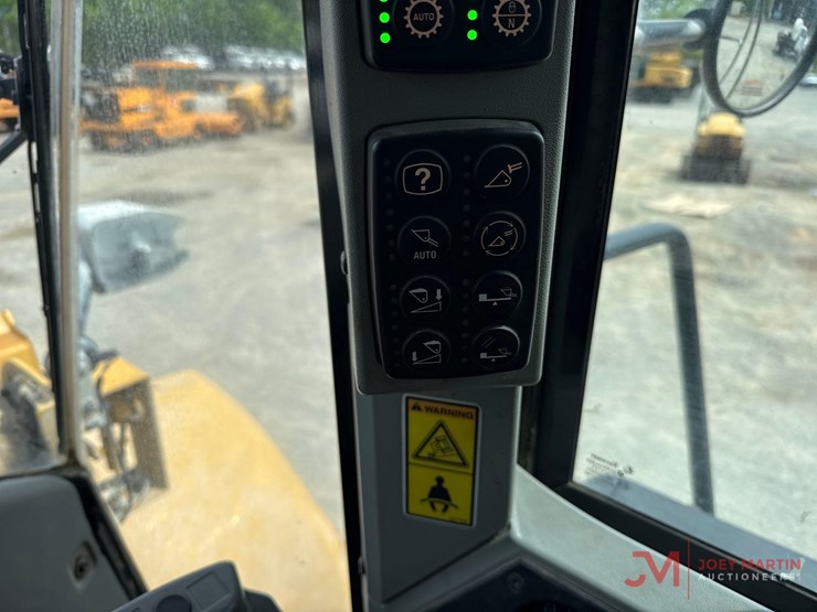 2013-caterpillar-950k-image-34
