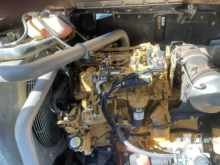 2013-caterpillar-tl943c-image-14
