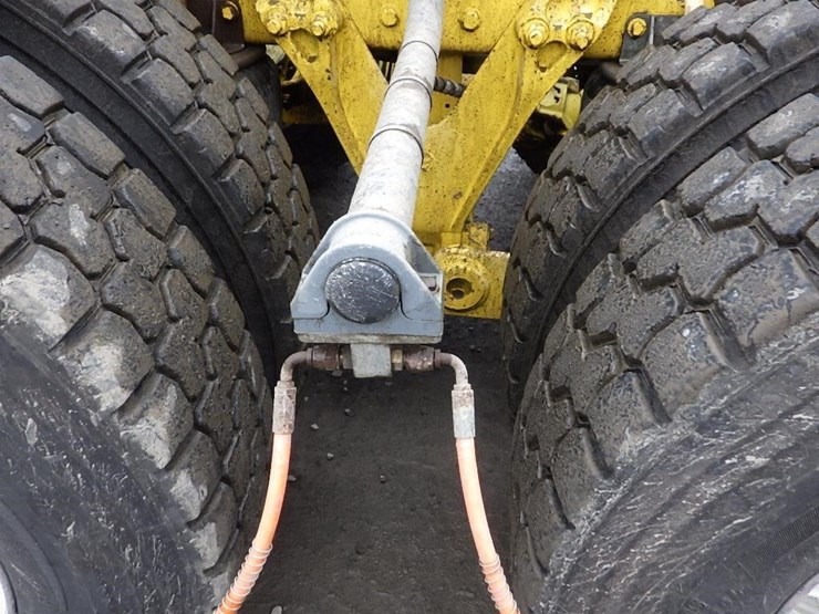 2016-kenworth-w900-image-32