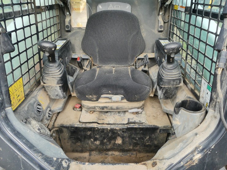2023-bobcat-t770-image-12