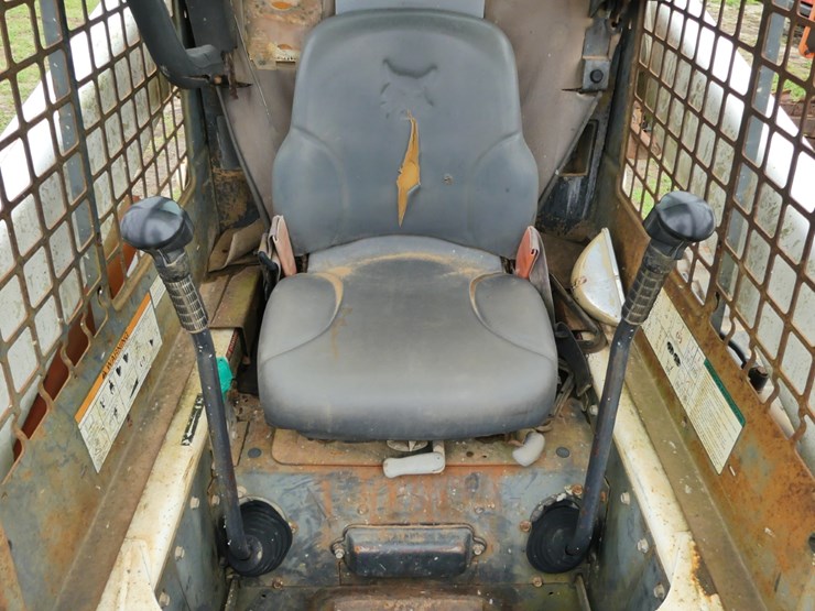 2007-bobcat-t250-image-12