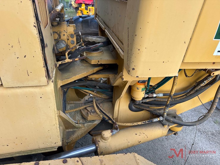 1993-deere-670b-image-26