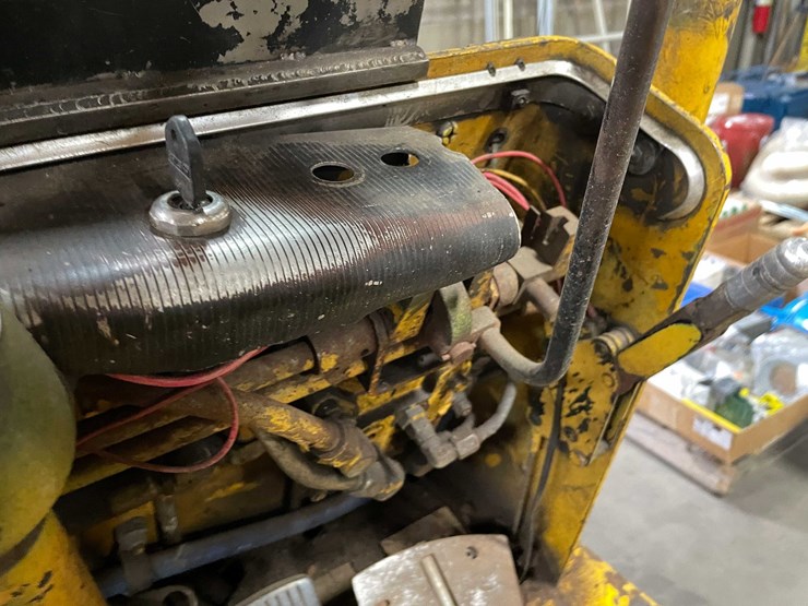 #1486-•-hyster-40-forklift-(g)-image-12