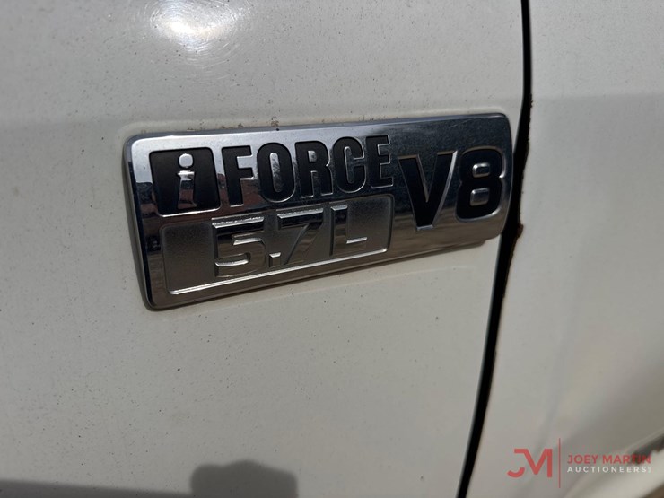 2010-toyota-tundra-sr5-image-9