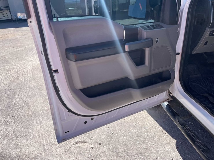 2019-ford-f150-image-45