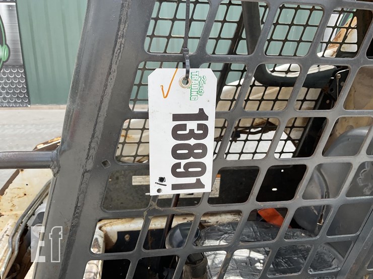 2010-bobcat-t190-image-20
